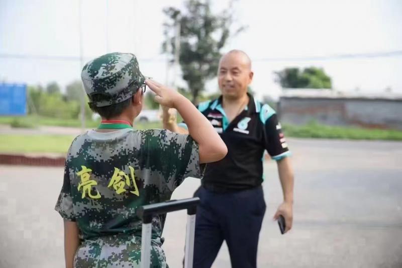 不要对孩子大吼，用这样的方法管教孩子最有效！