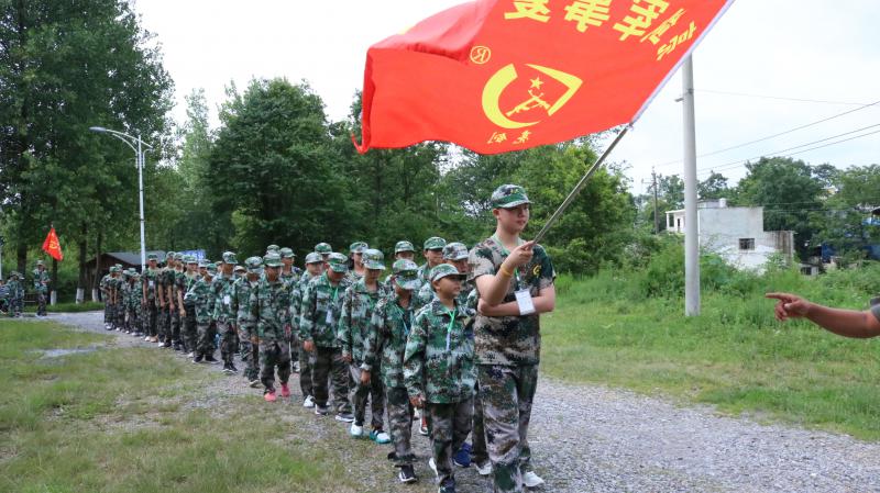 亮剑军训夏令营让少年们吃点苦头是为了更好的将来